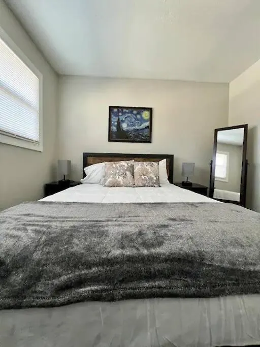 Modern 2-Story Apt W/ High Speed Wi-Fi & Patio! Charlotte United States