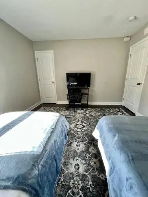 Apartment Modern 2-Story Apt W/ High Speed Wi-Fi & Patio! Charlotte
