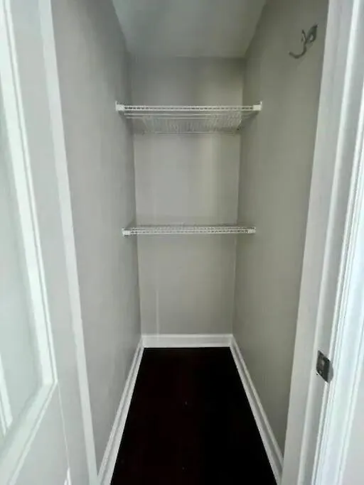 Modern 2-Story Apt W/ High Speed Wi-Fi & Patio! Charlotte Apartment